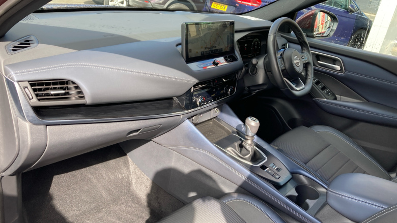 Nissan Qashqai 1.3 DiG-T MH Tekna 5dr Petrol Hatchback